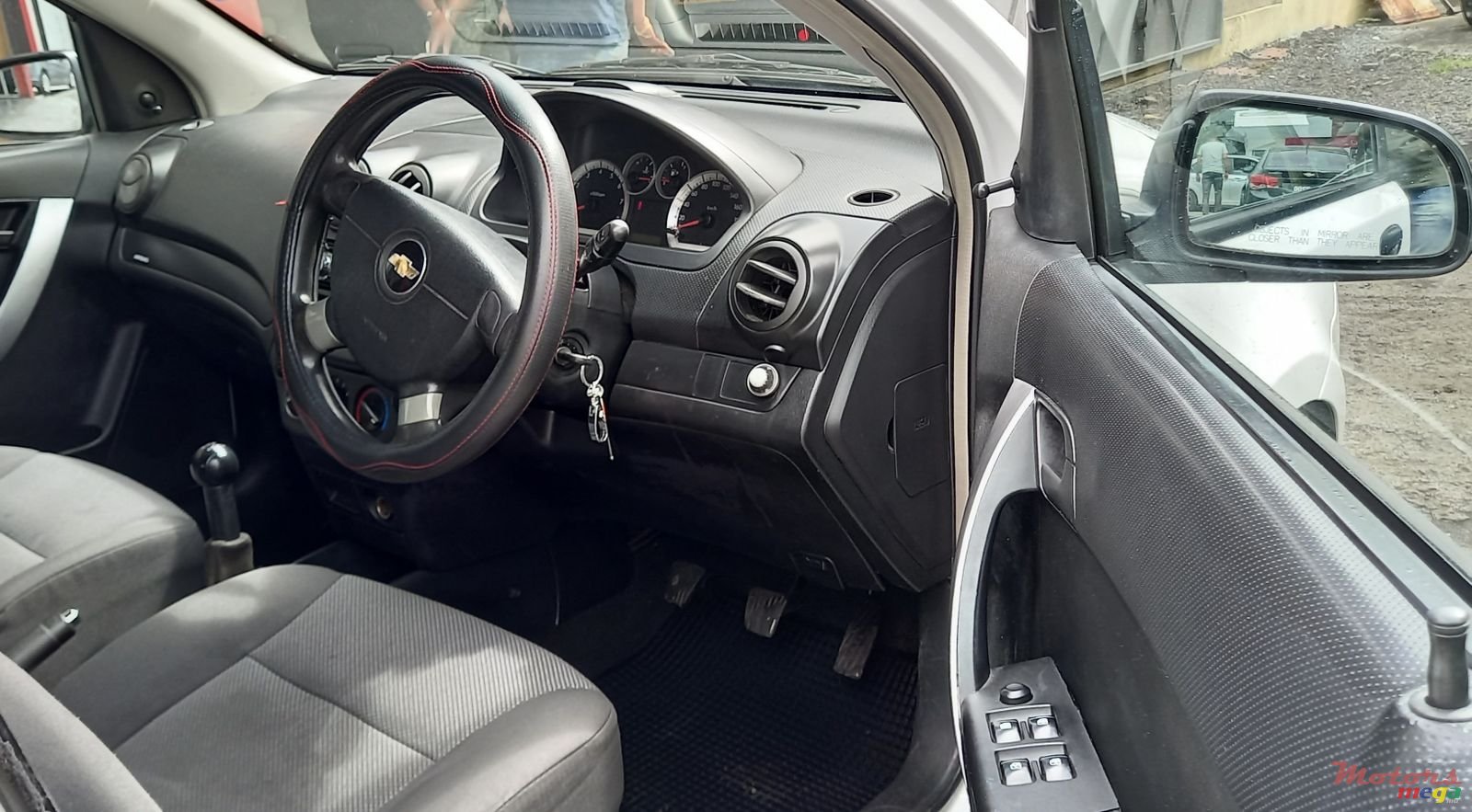 2012' Chevrolet Aveo photo #3