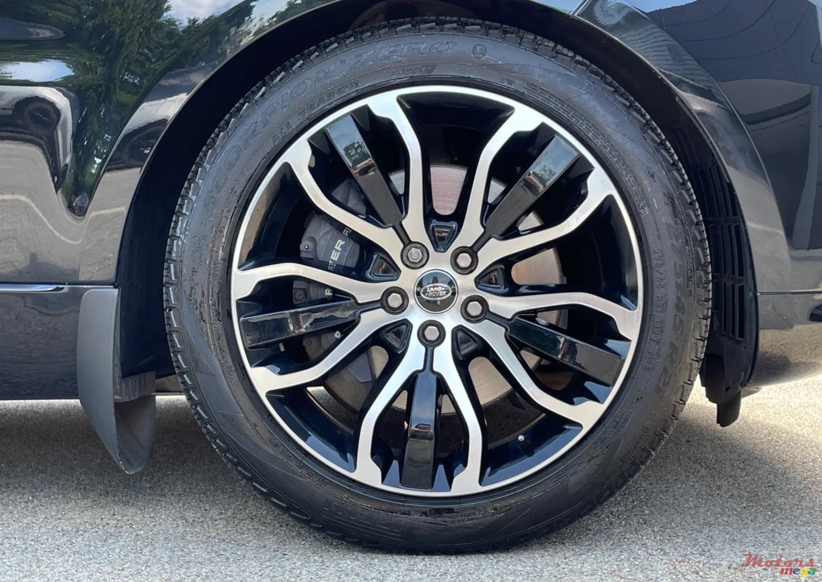 2021' Land Rover Range Rover Sport photo #6