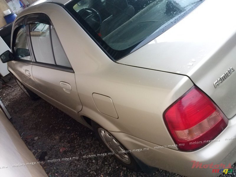 1998' Mazda 323 Familia photo #2