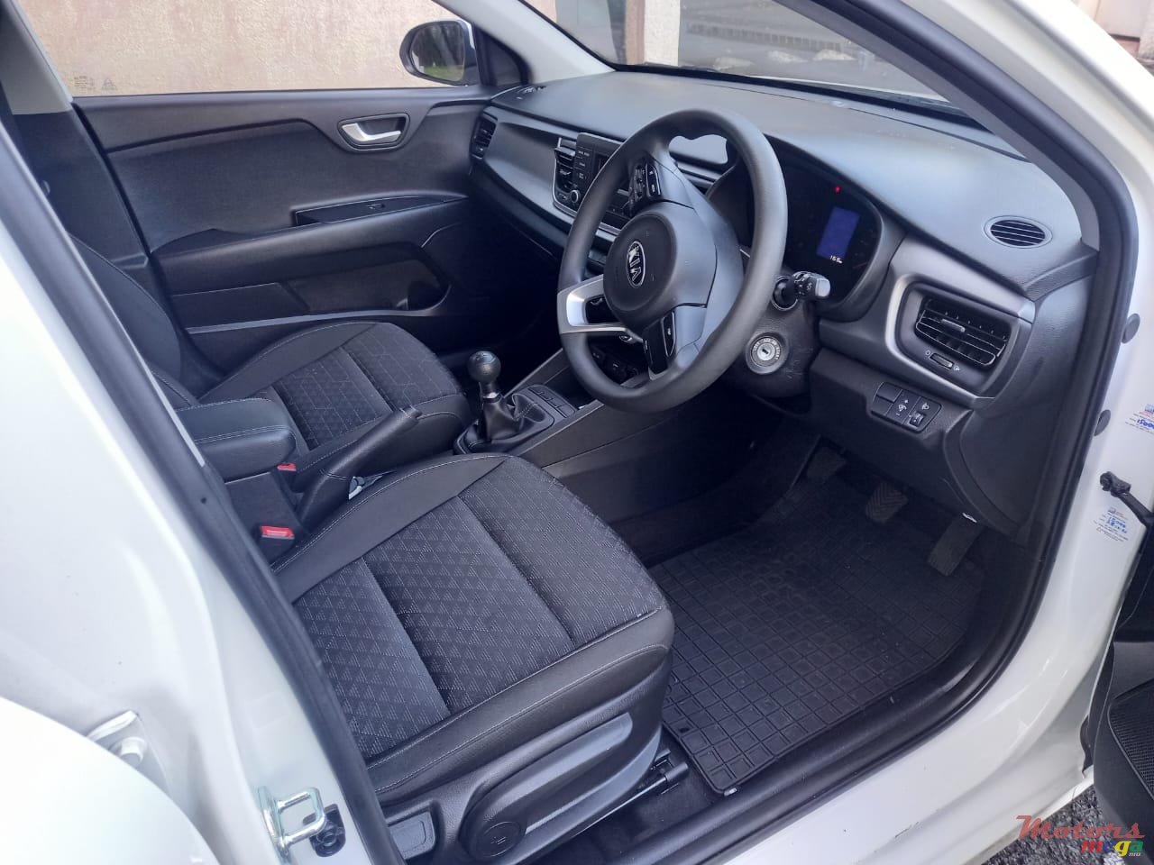 2021' Kia Rio photo #6