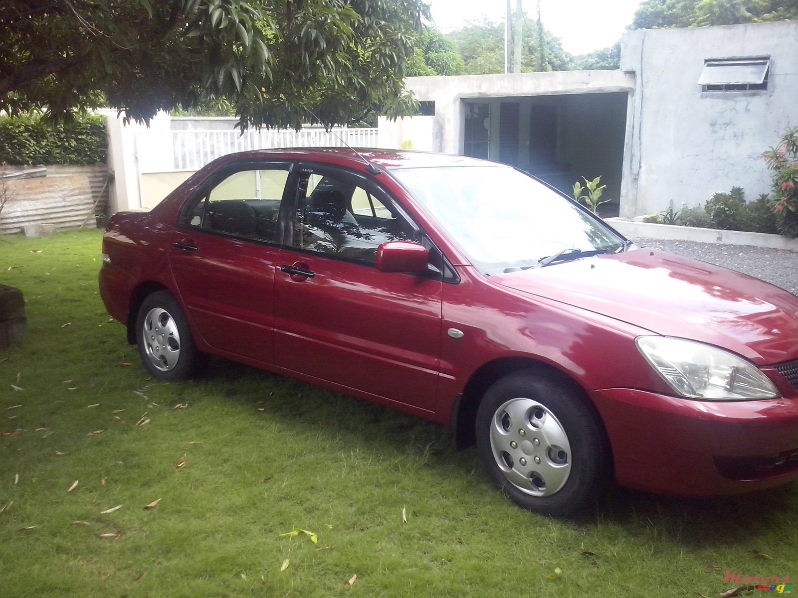 2005' Mitsubishi Lancer photo #1