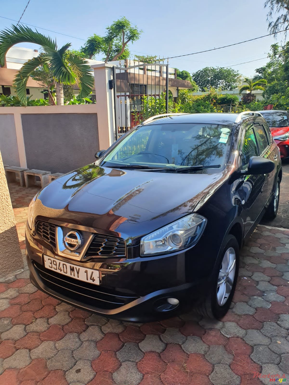 2014' Nissan Qashqai+2 photo #1