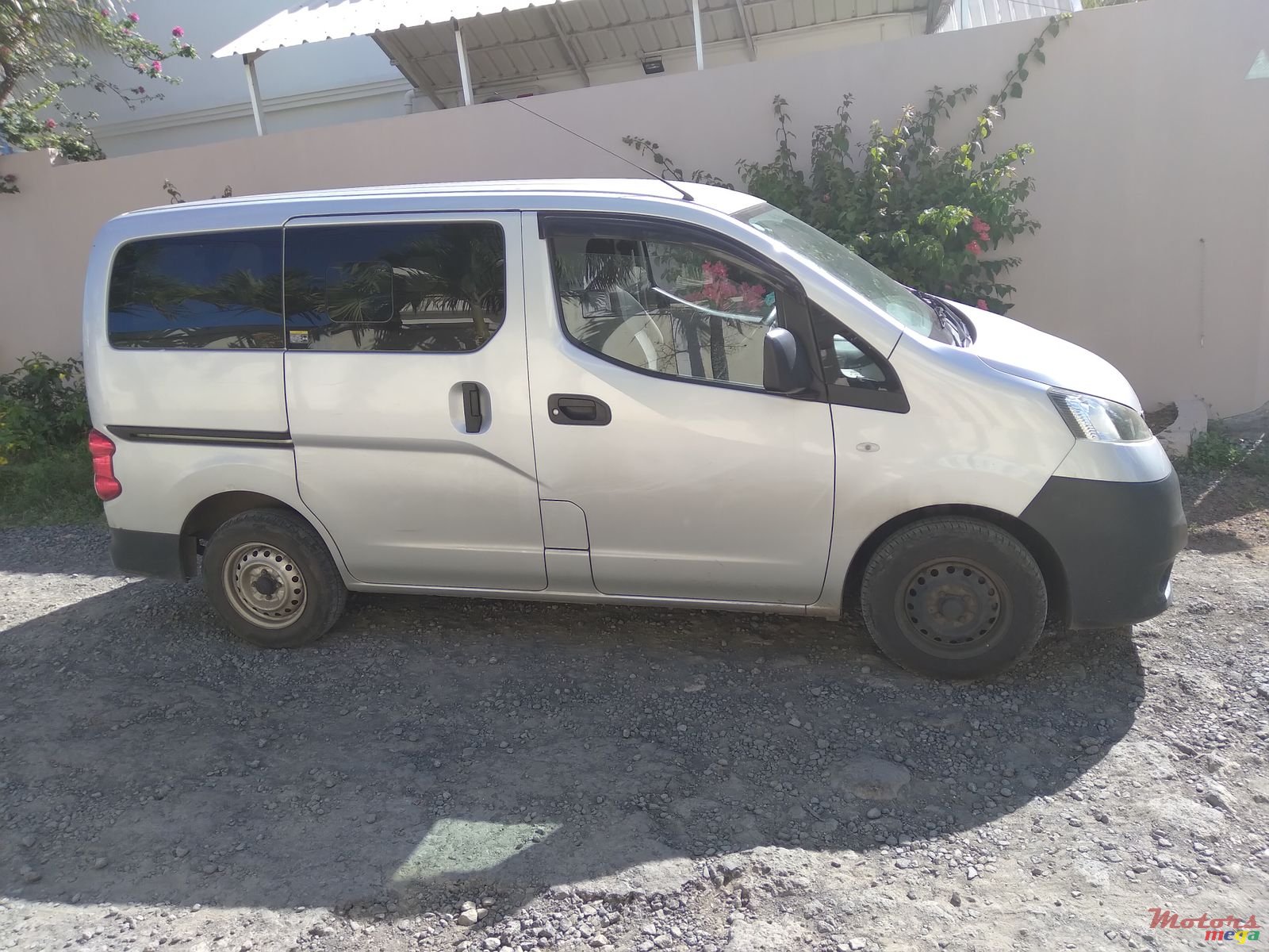 2016' Nissan NV2500 photo #2