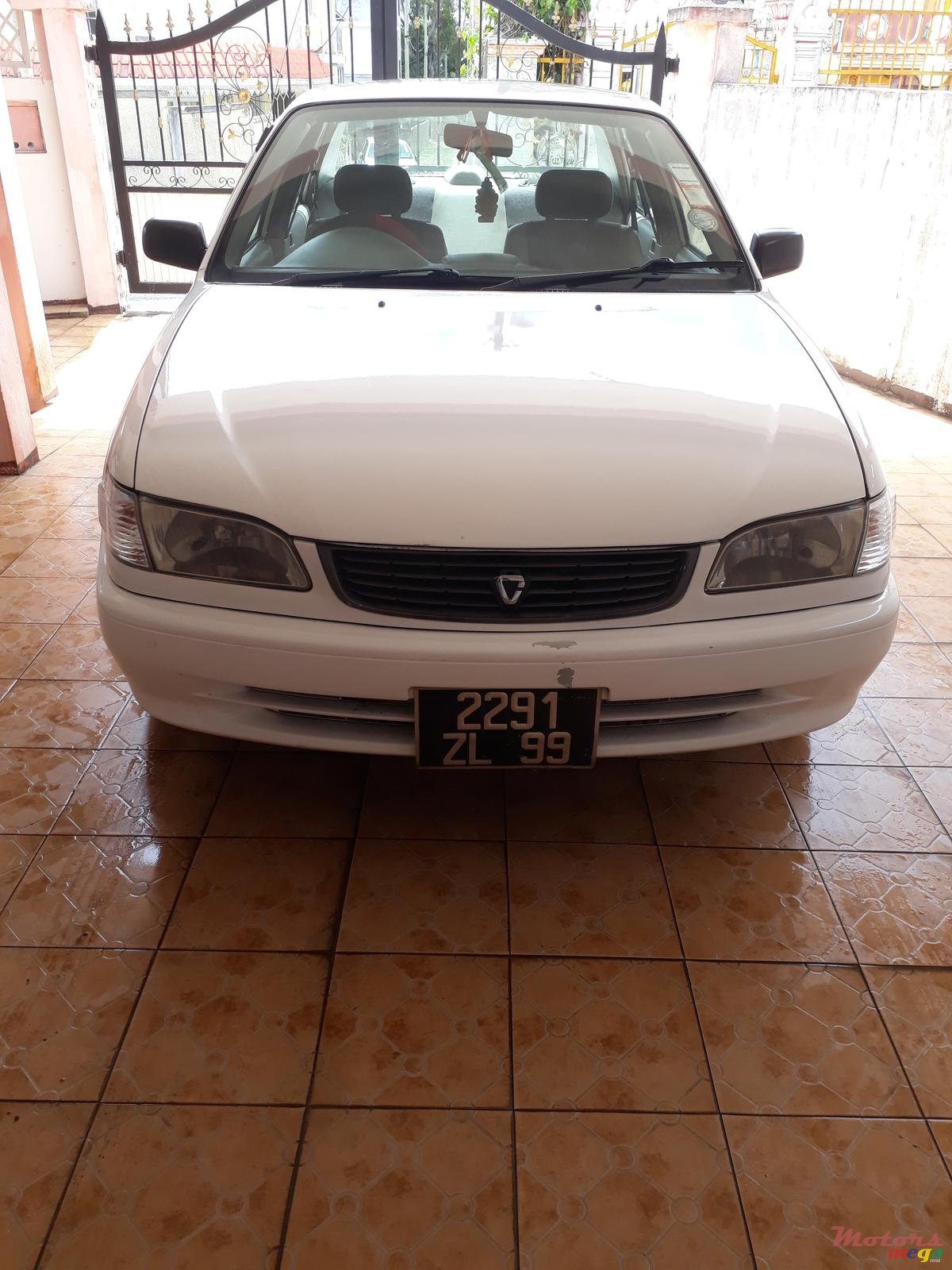 1999' Toyota Corolla photo #2