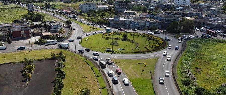 Travaux au rond-point de Wooton : Sur la M1 / M2 on avance sûrement mais… très lentement