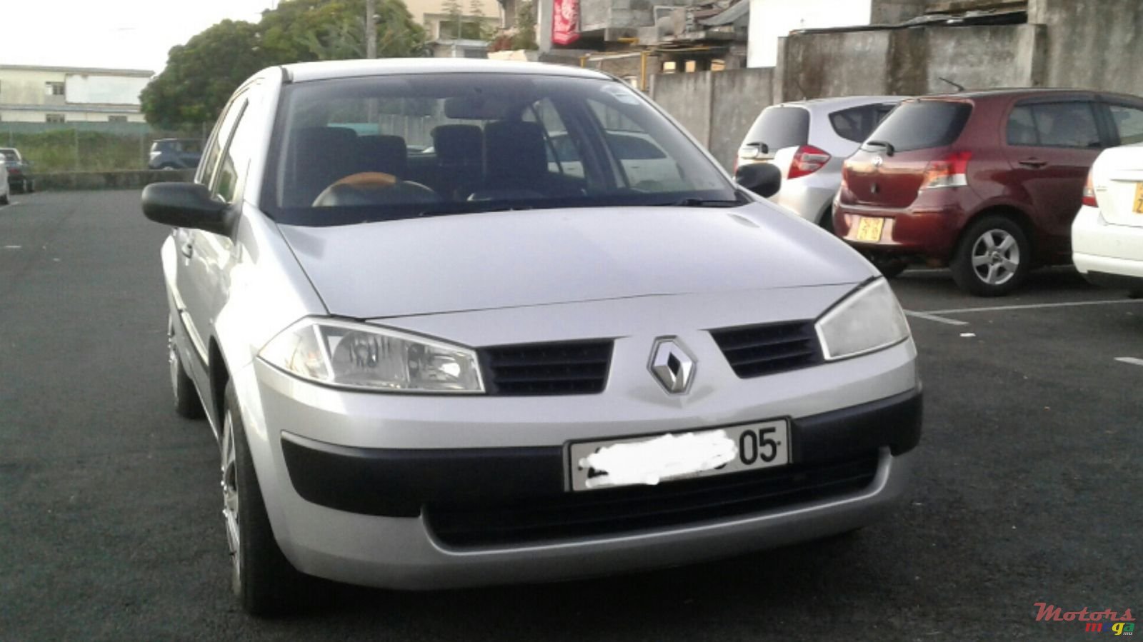 2005' Renault Megane photo #1