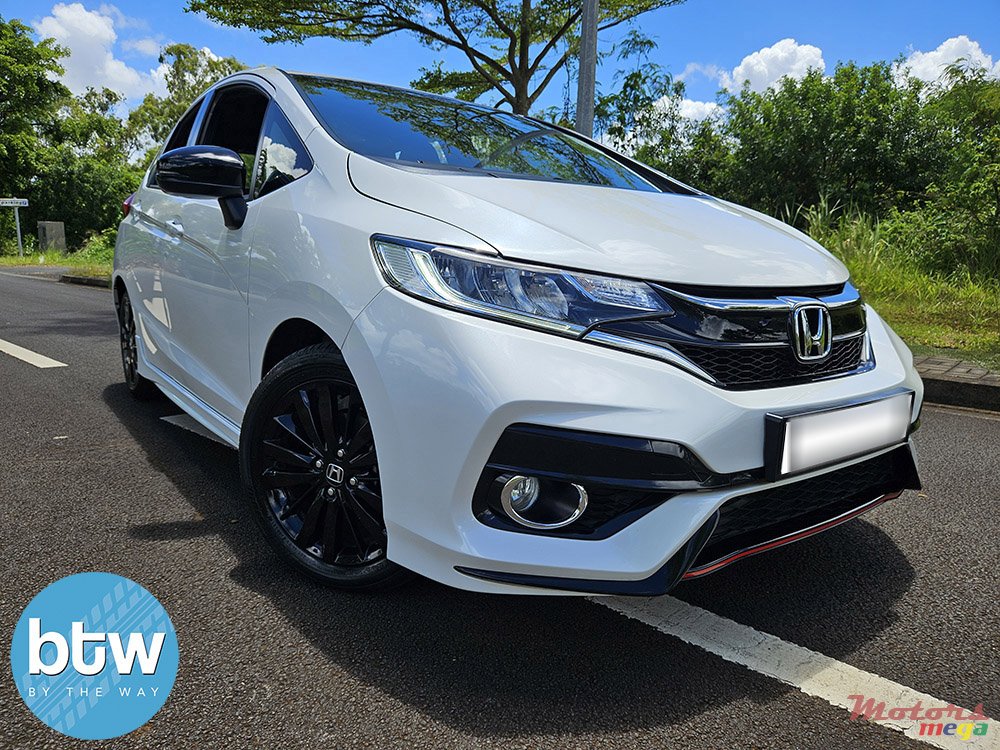 2019' Honda Jazz photo #1