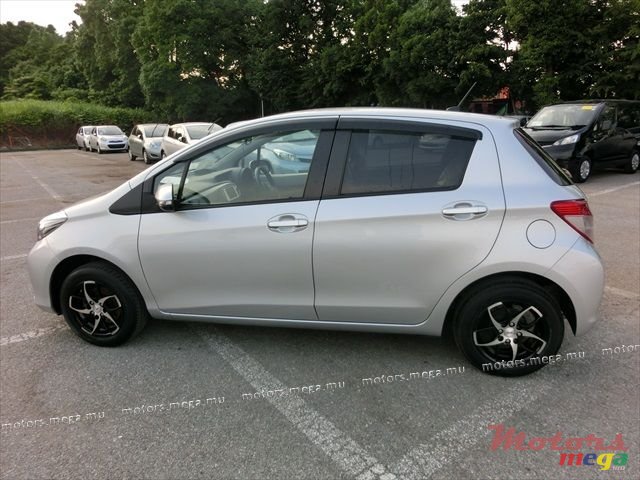 2010' Toyota Yaris photo #5