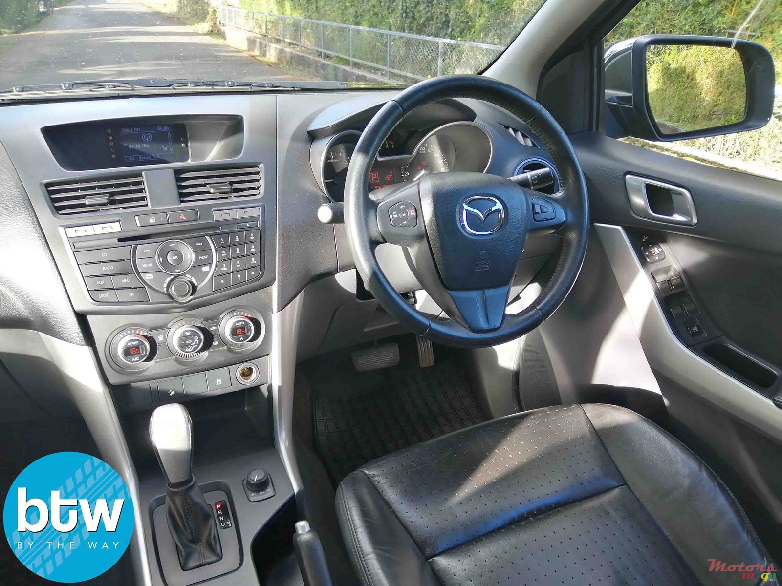 2014' Mazda BT-50 photo #6