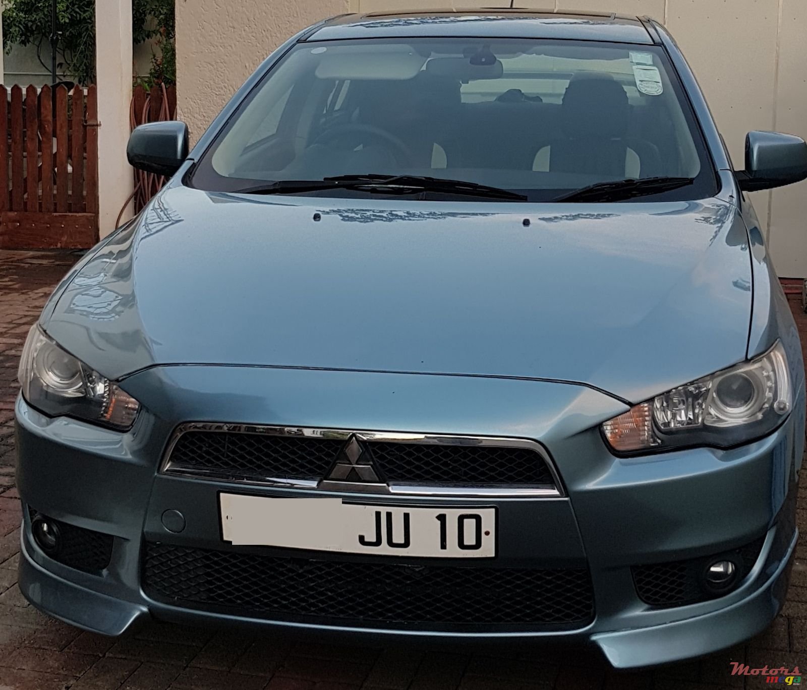 2010' Mitsubishi Lancer photo #1