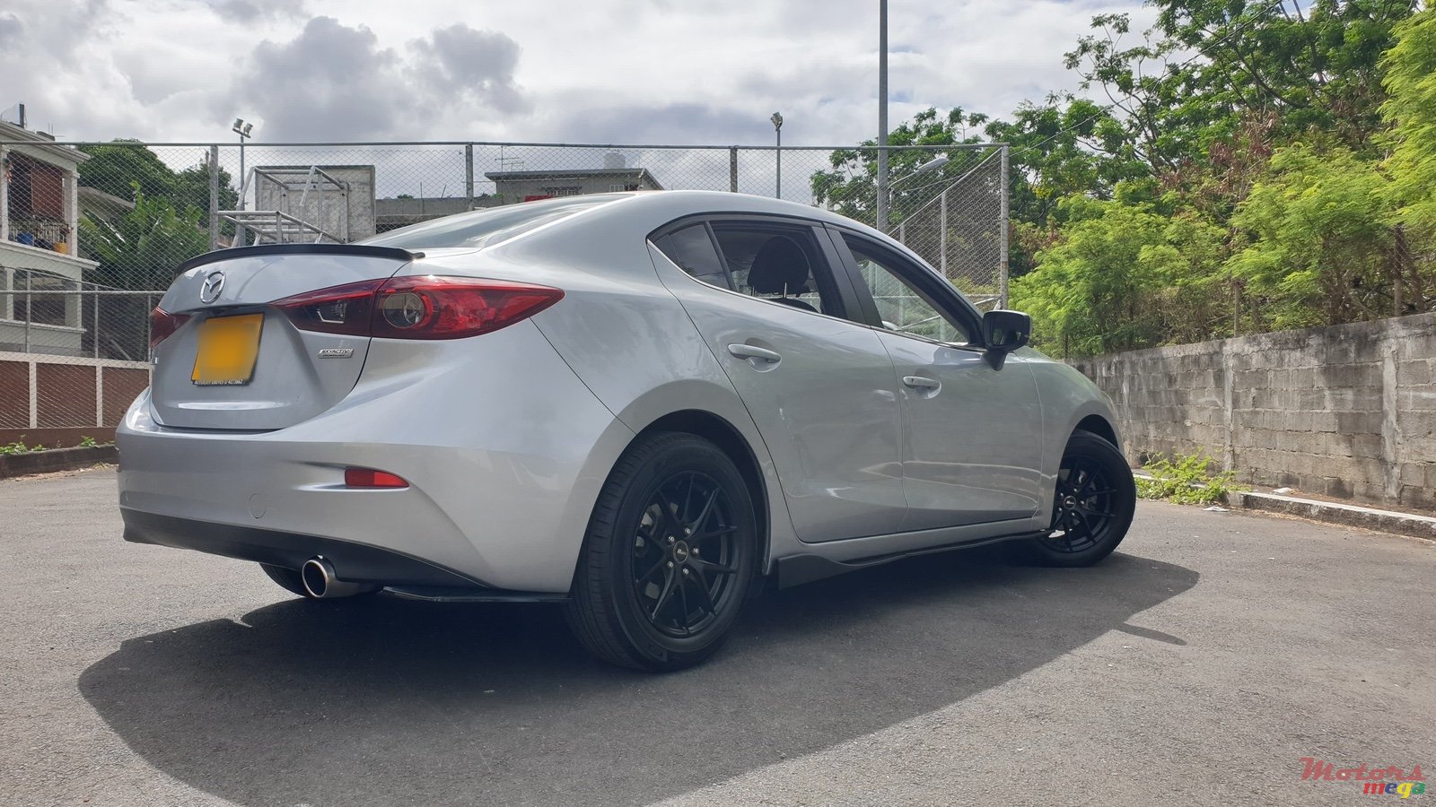 2017' Mazda Axela photo #5