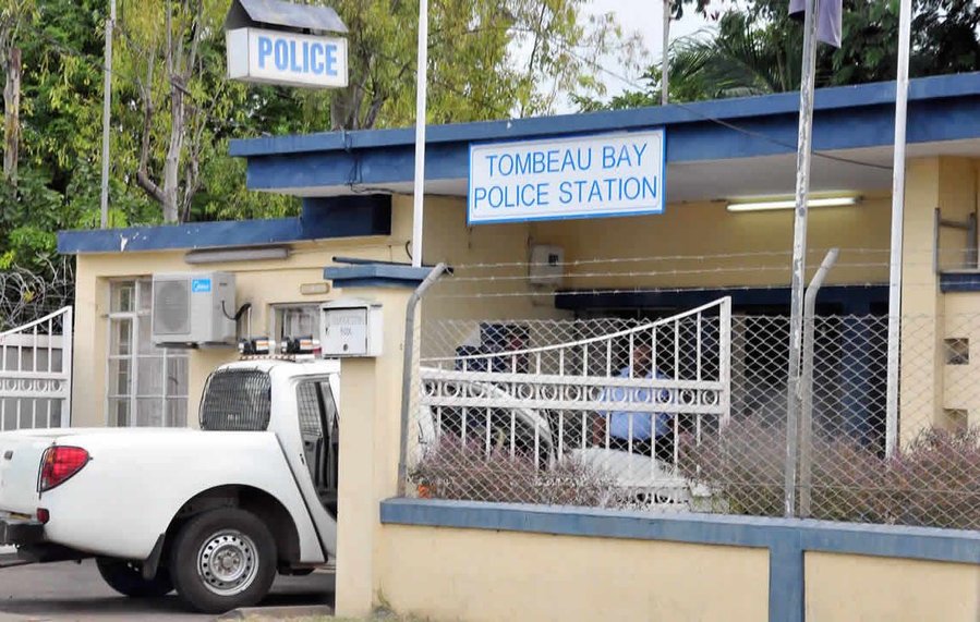 Baie-du-Tombeau police station, Mauritius