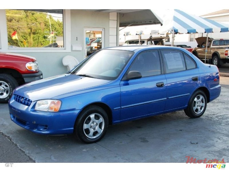 2001' Hyundai Accent photo #2