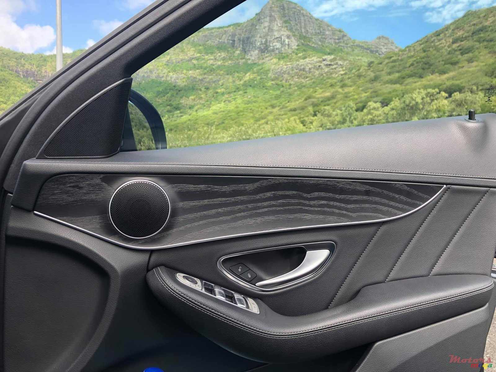 2014' Mercedes-Benz C-Class photo #6