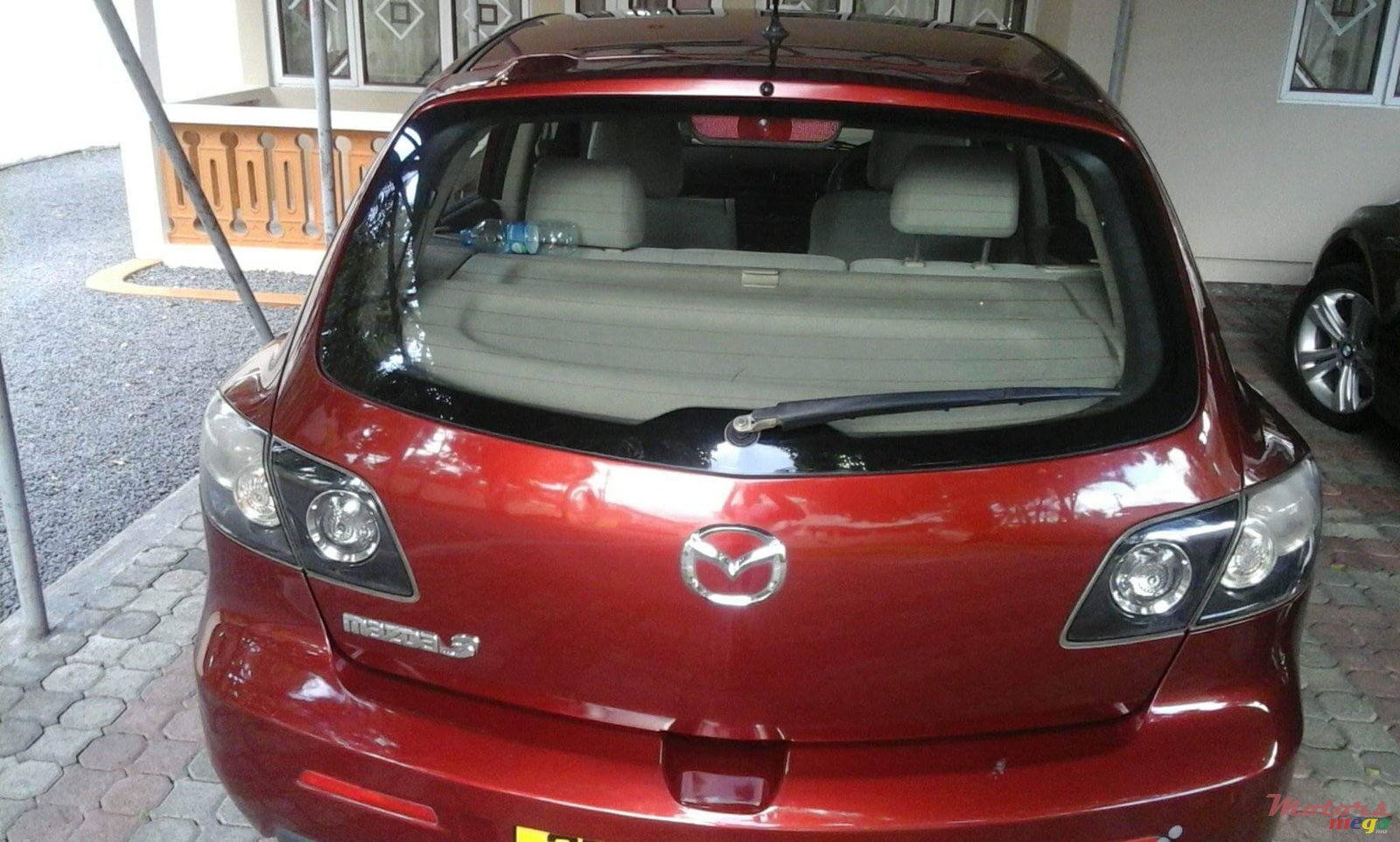 2009' Mazda 3 HATCHBACK photo #2