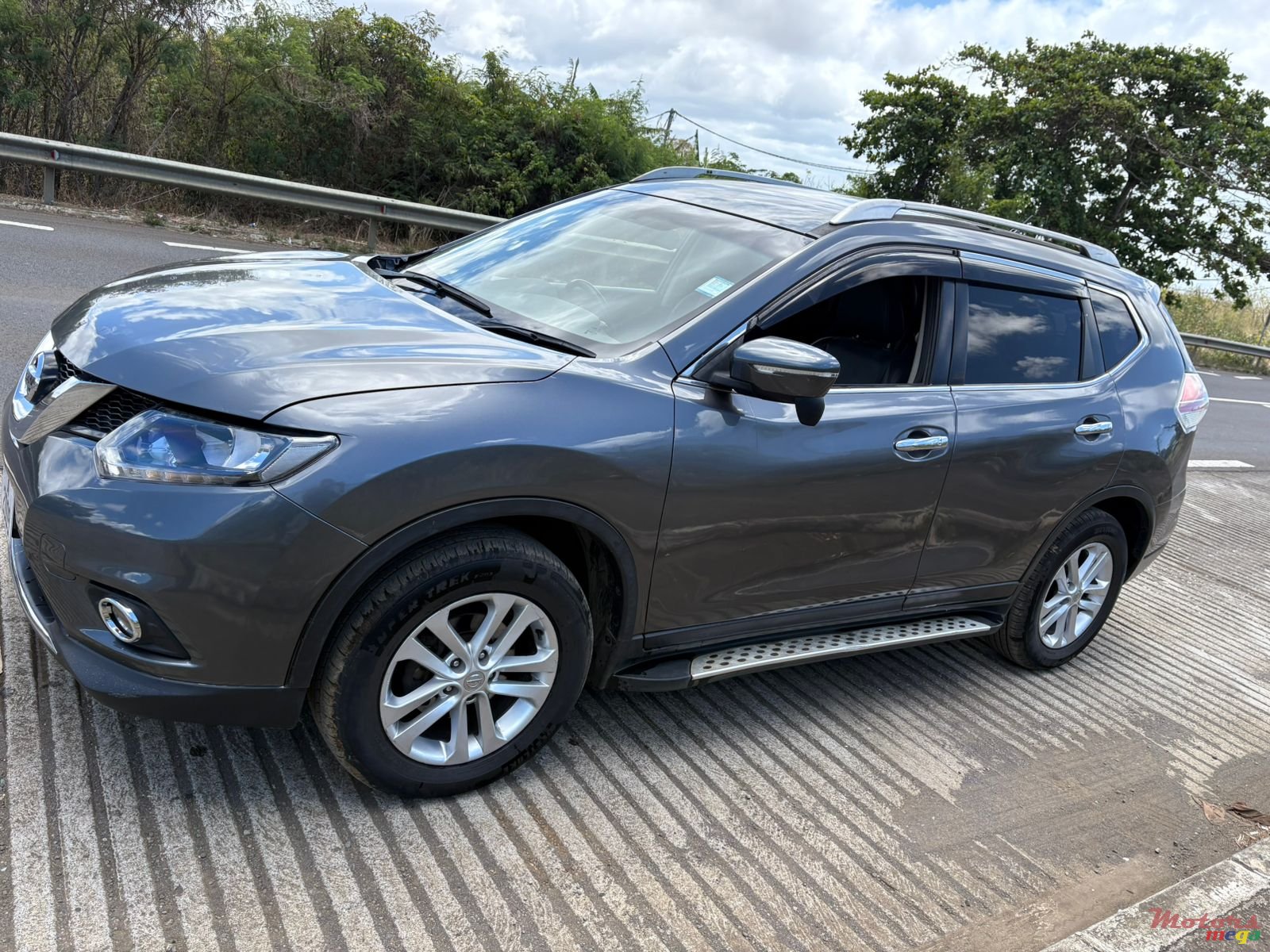 2014' Nissan X-Trail photo #2