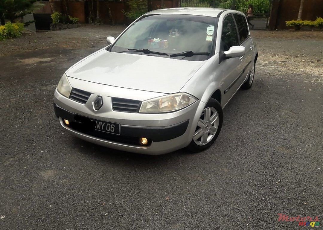 2006' Renault Megane photo #3