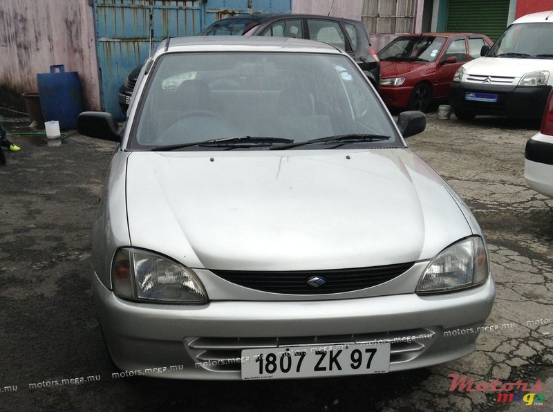 1997' Daihatsu Charade photo #1