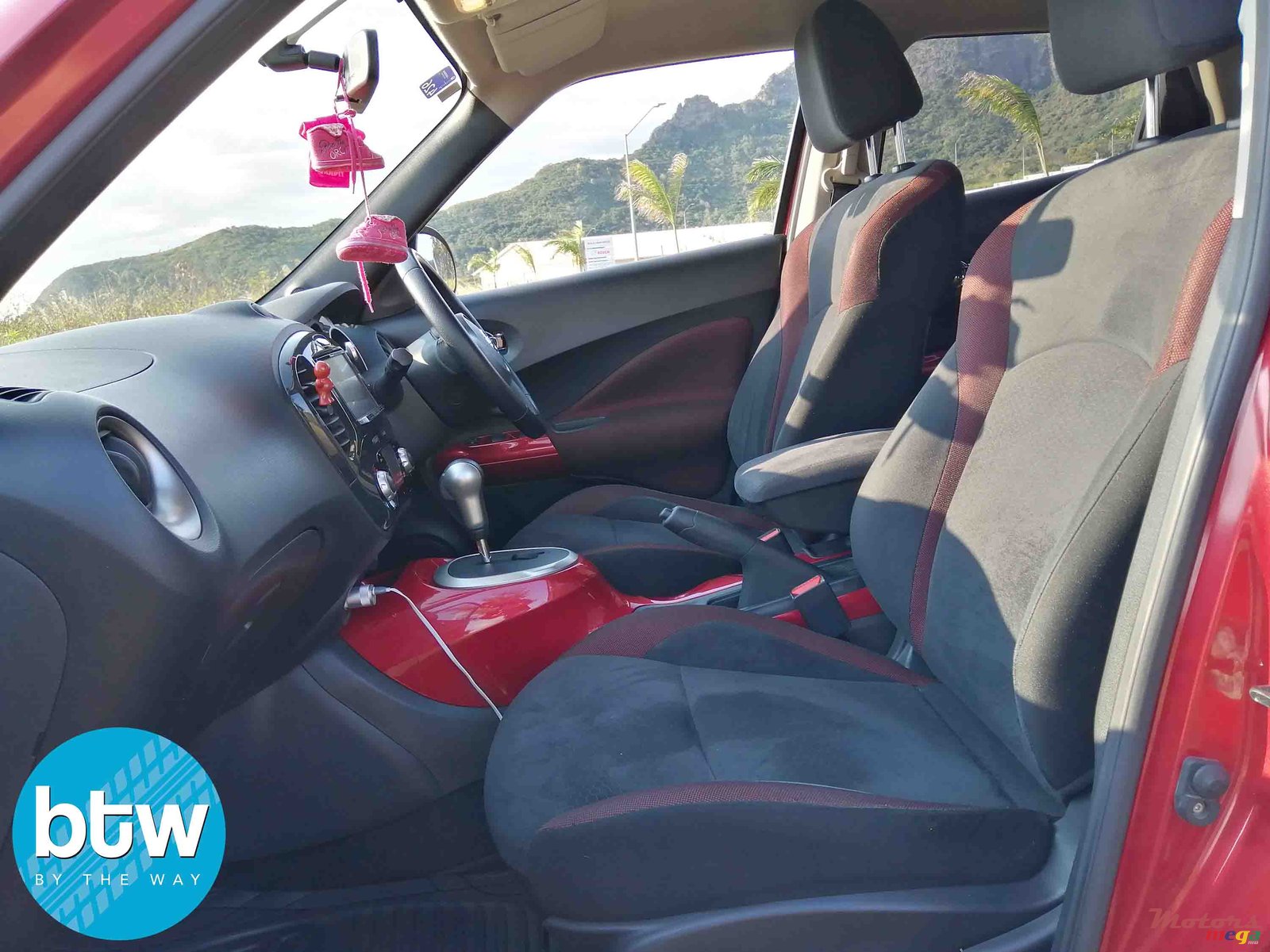 2012' Nissan Juke 1.6 Turbo photo #5