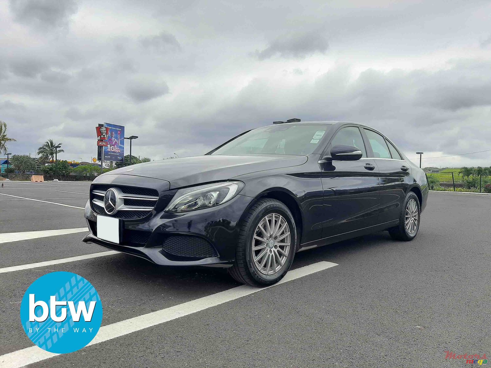 2014' Mercedes-Benz C-Class photo #2