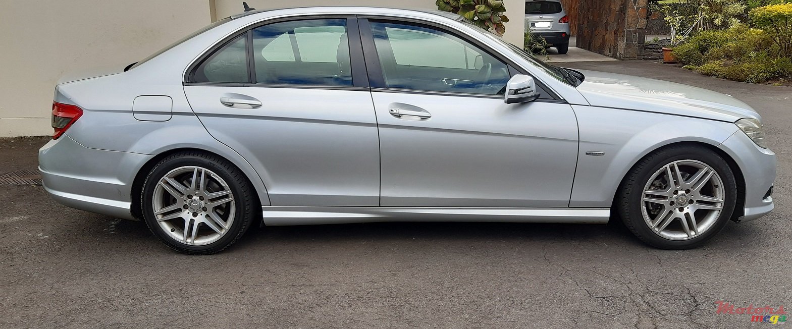 2009' Mercedes-Benz C-Class photo #2