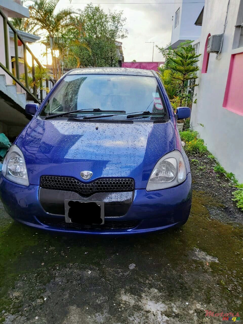 2000' Toyota Vitz photo #2