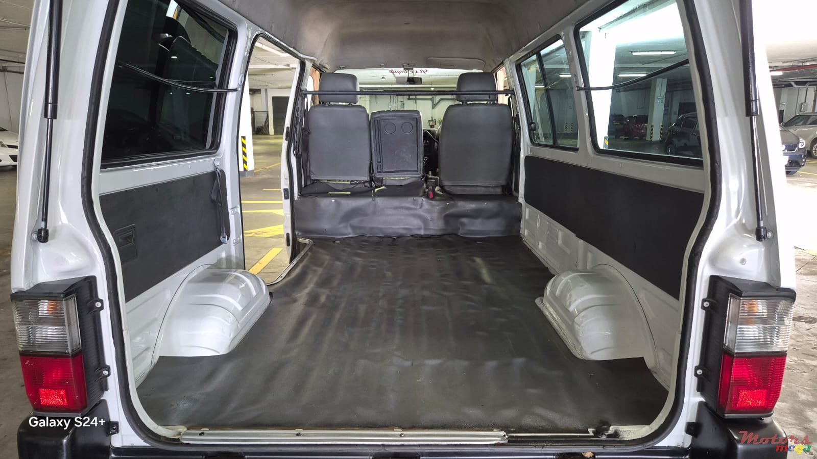 2000' Nissan Vanette High roof photo #6