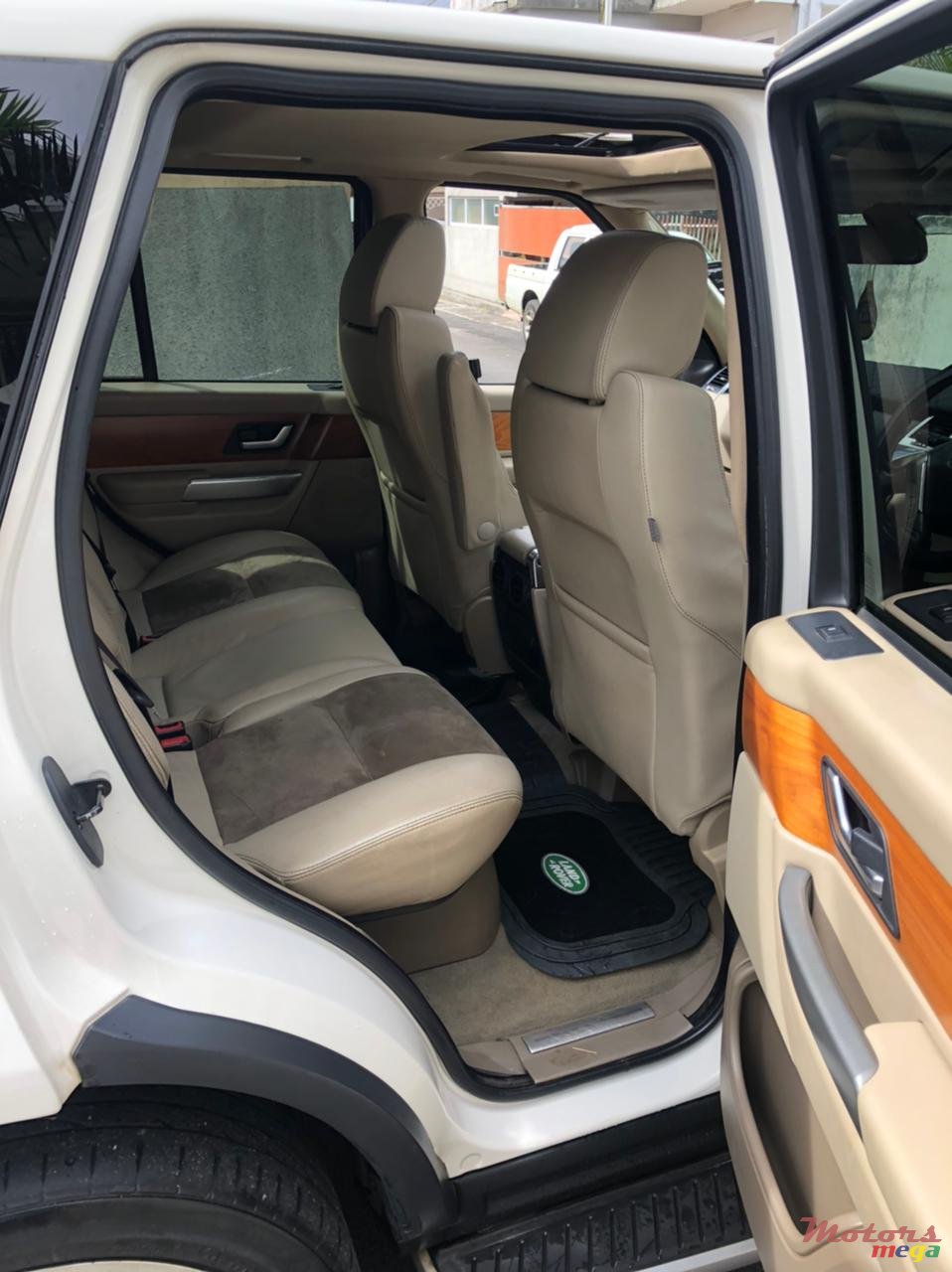 2009' Land Rover Range rover sport TDV8 photo #6