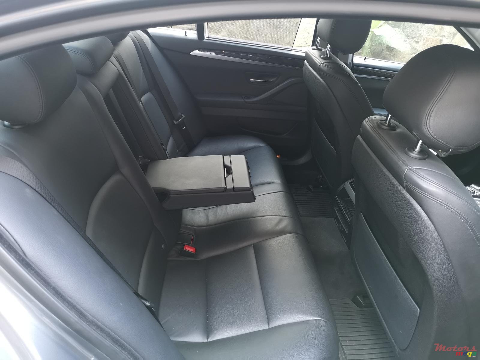 2015' BMW 520 photo #6
