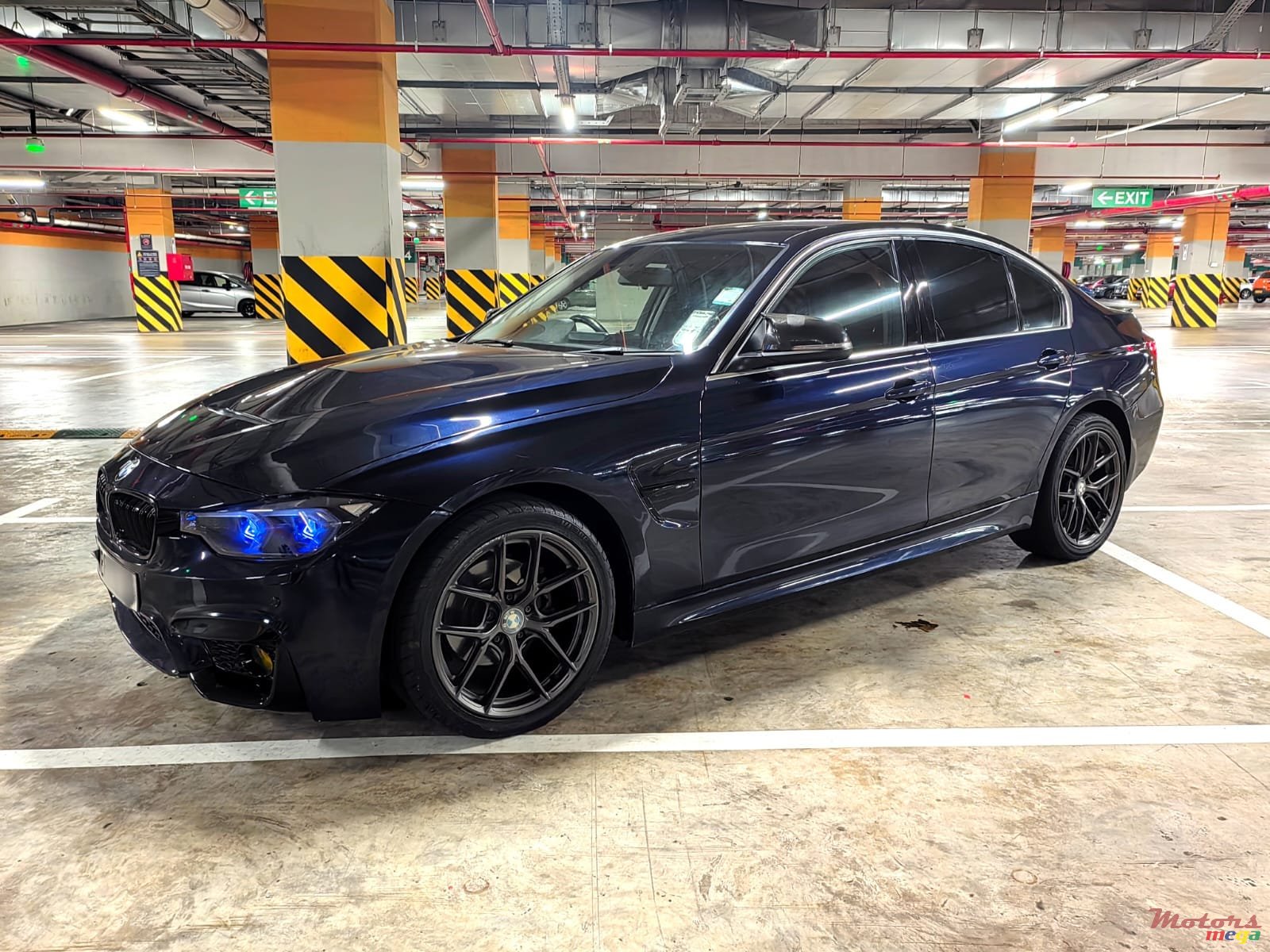 2014' BMW 316 photo #1
