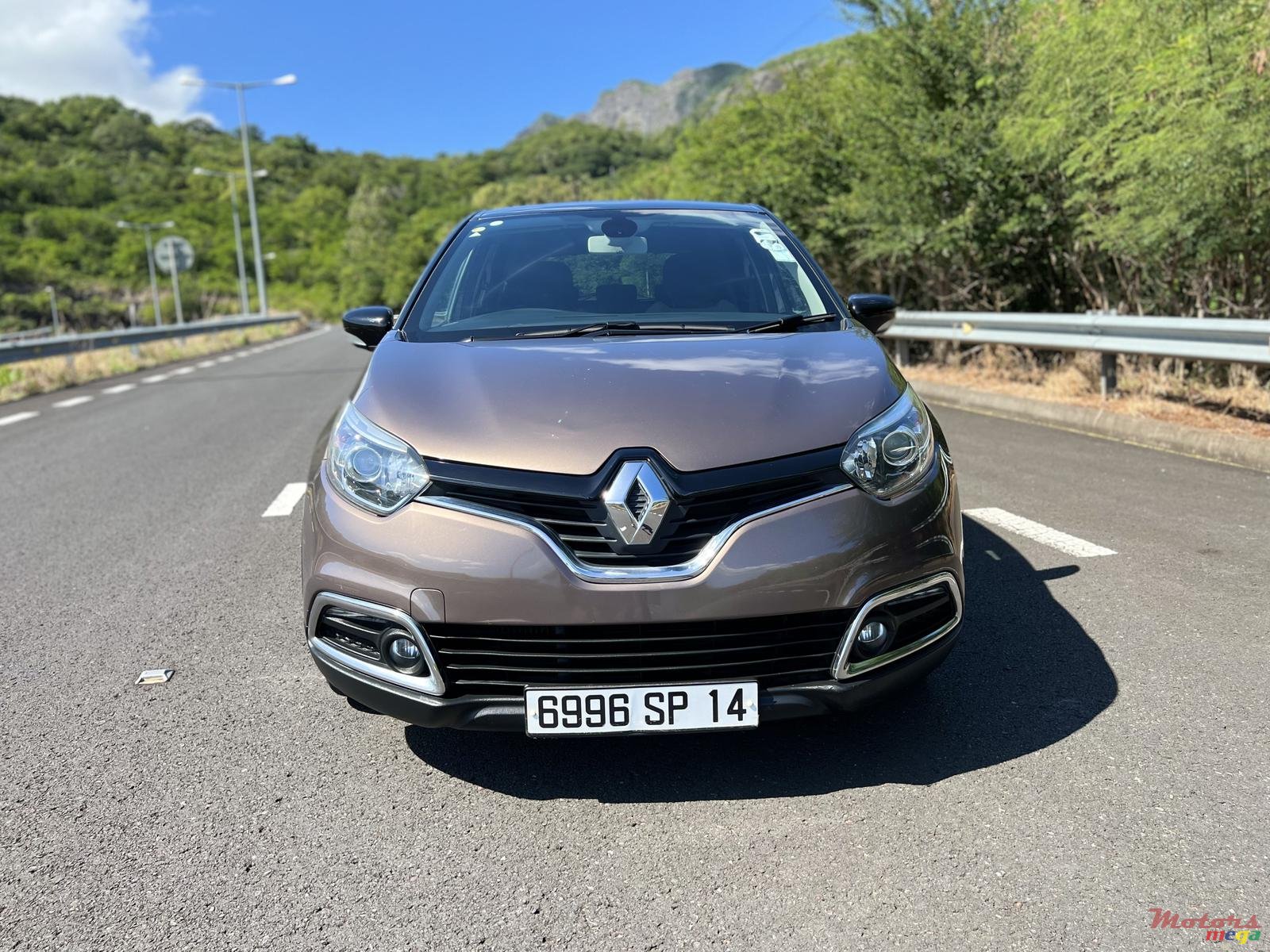 2014' Renault Captur photo #6