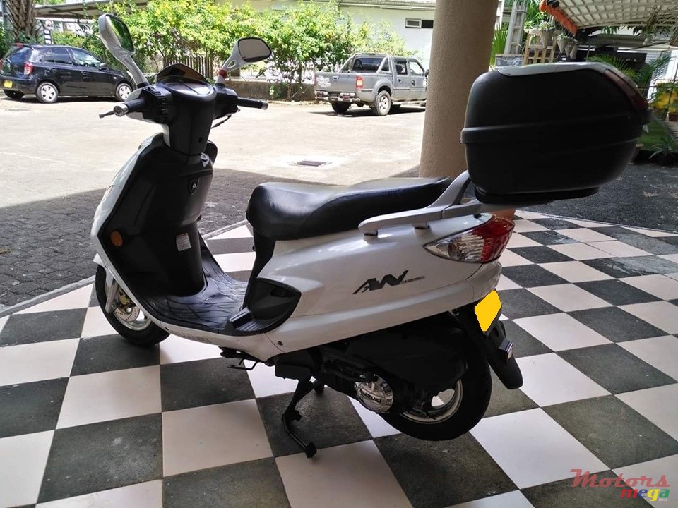 2017' Suzuki AN125 photo #5