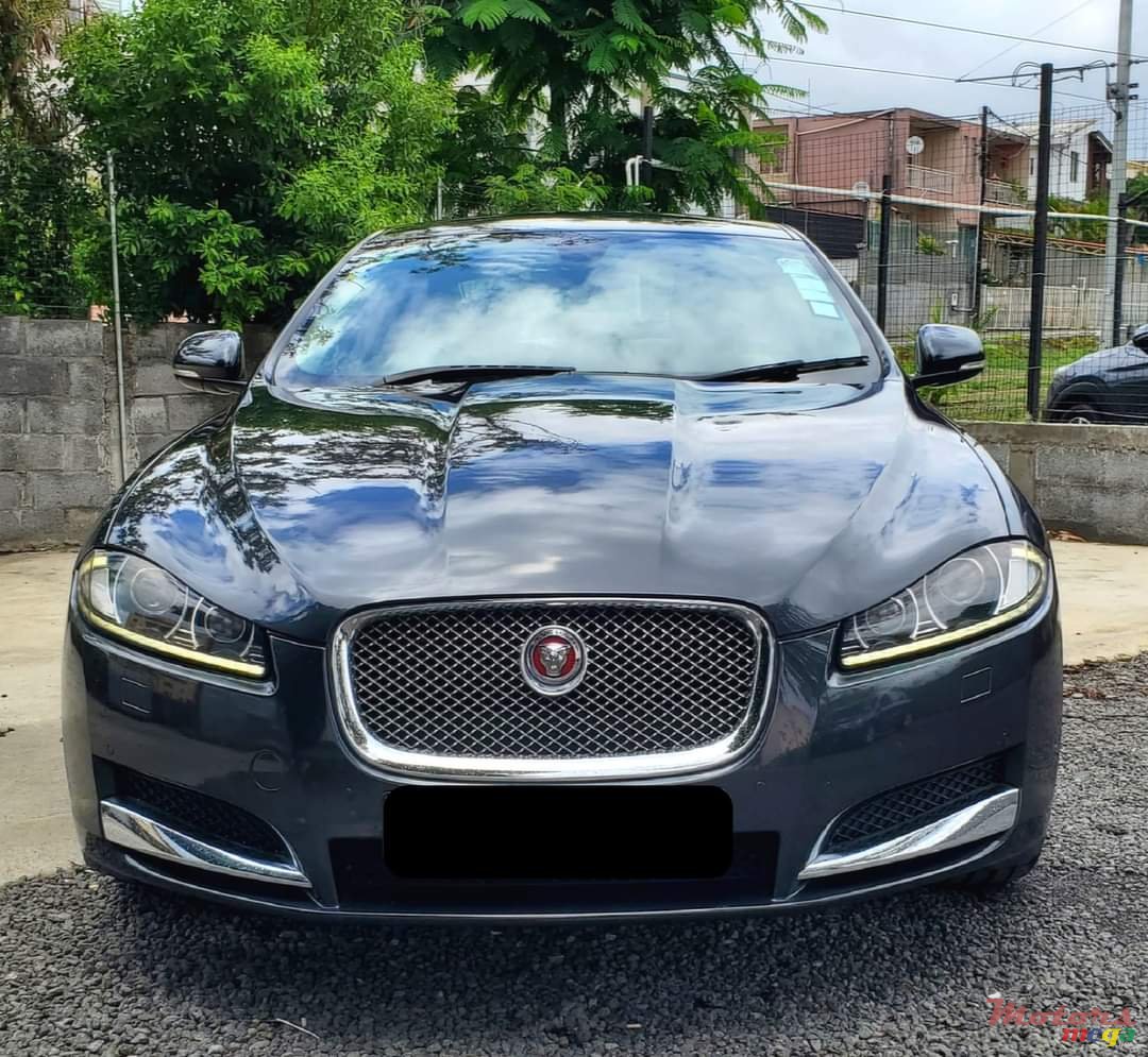 2014' Jaguar XF 2.0T photo #1