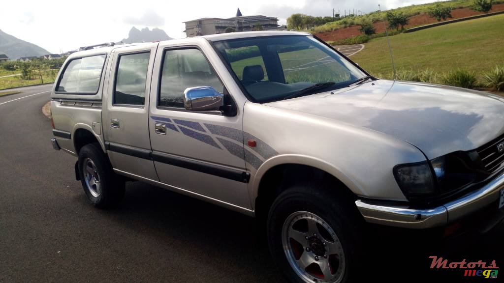 1998' Isuzu photo #1