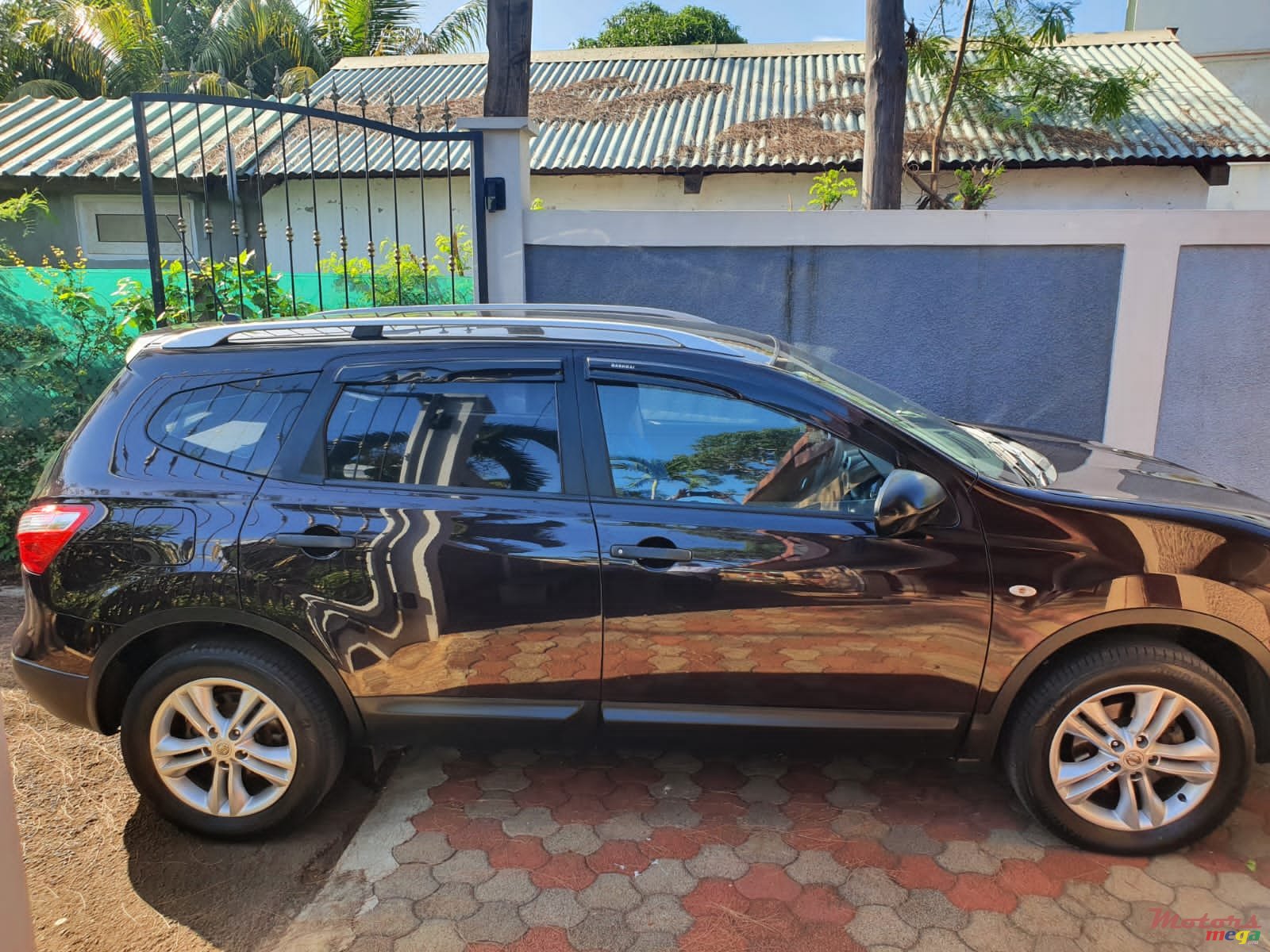 2014' Nissan Qashqai+2 photo #2