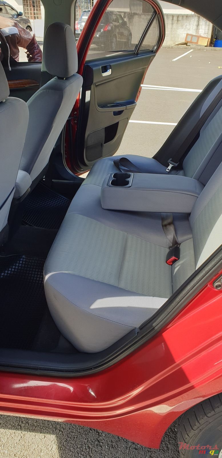 2012' Mitsubishi Lancer Ex photo #6