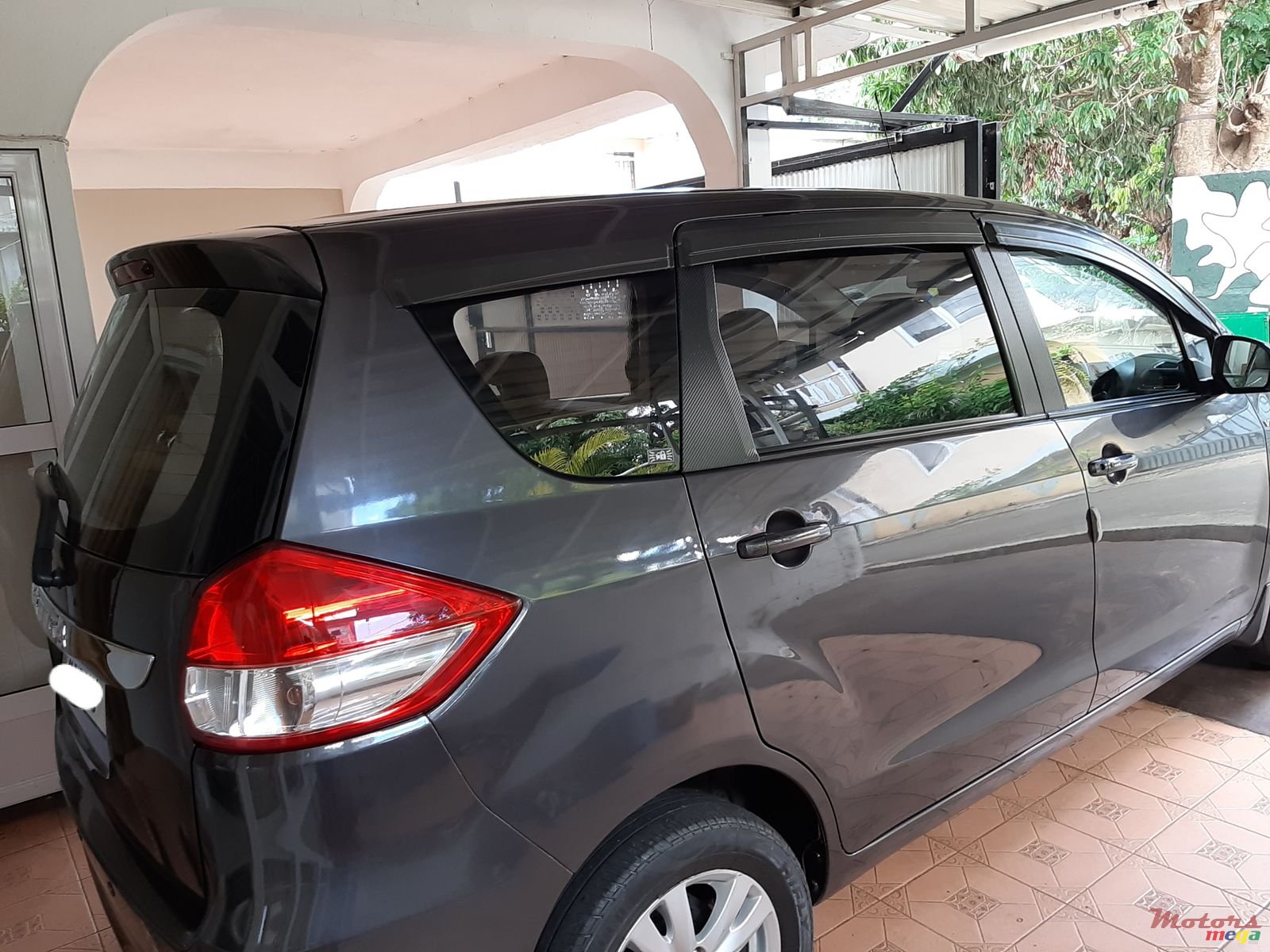 2016' Suzuki Ertiga photo #7