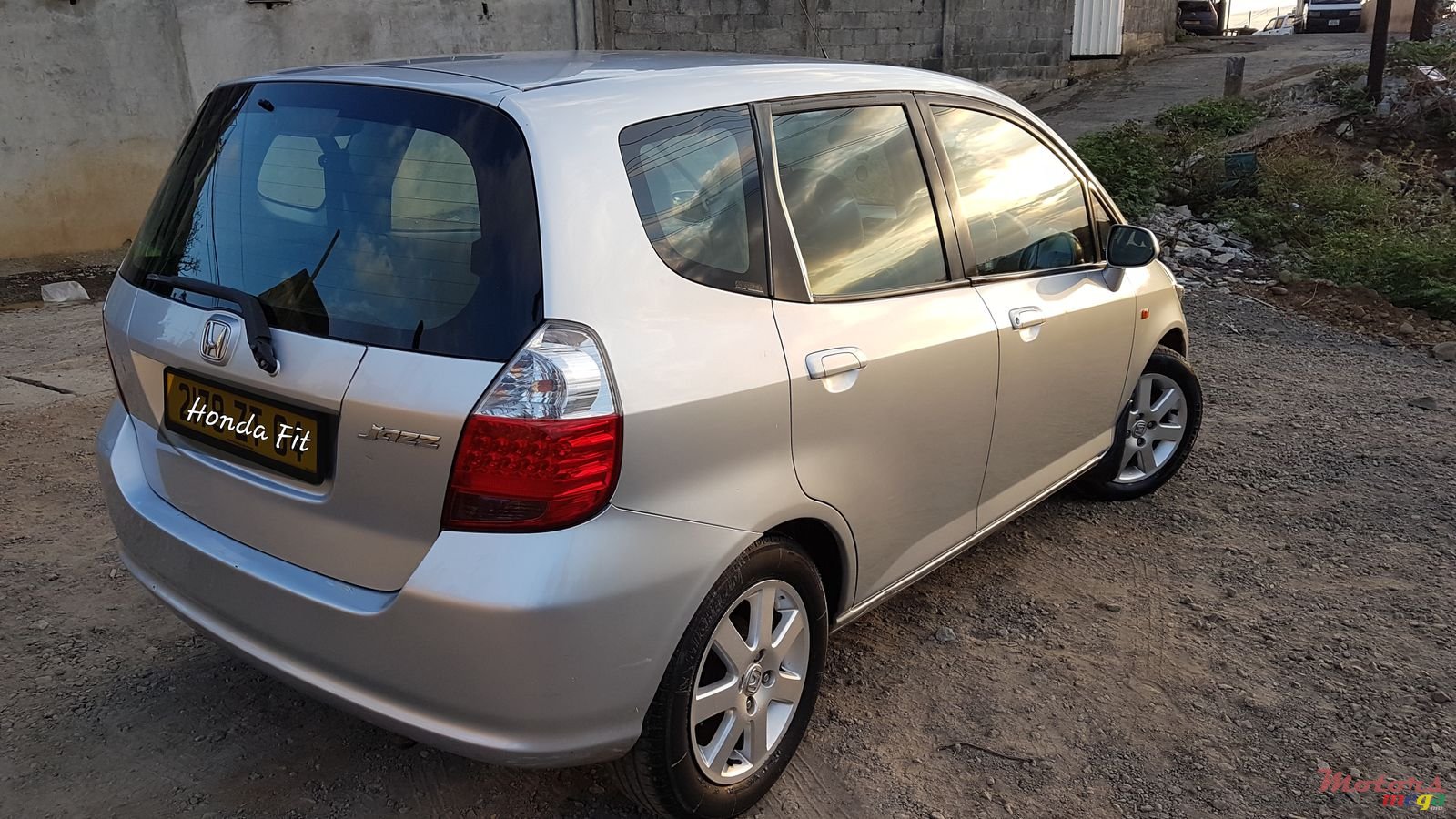 2004' Honda Fit photo #2