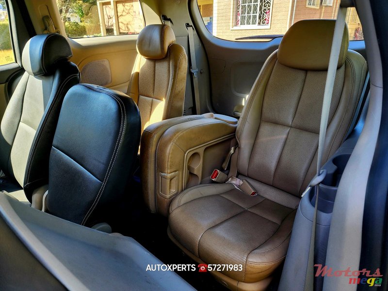 2019' Kia Carnival 12 seater. Private. photo #7