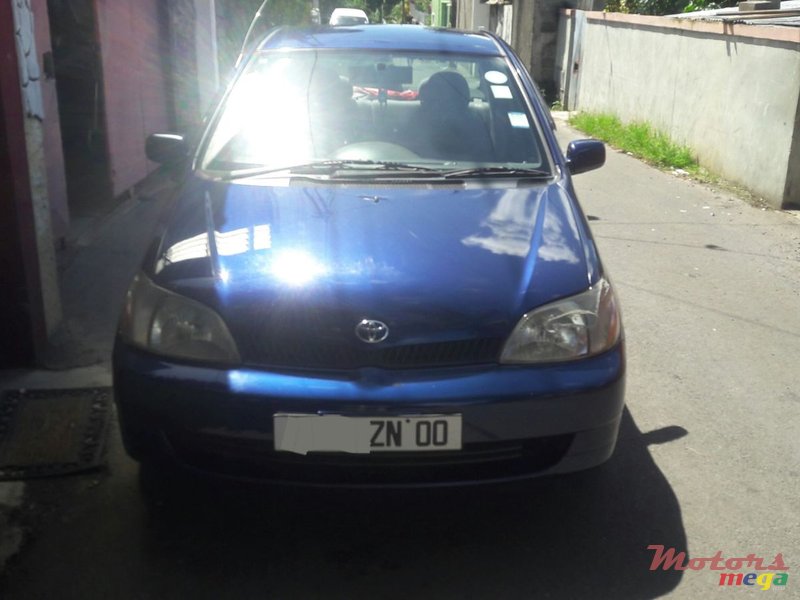 2000' Toyota Platz photo #1