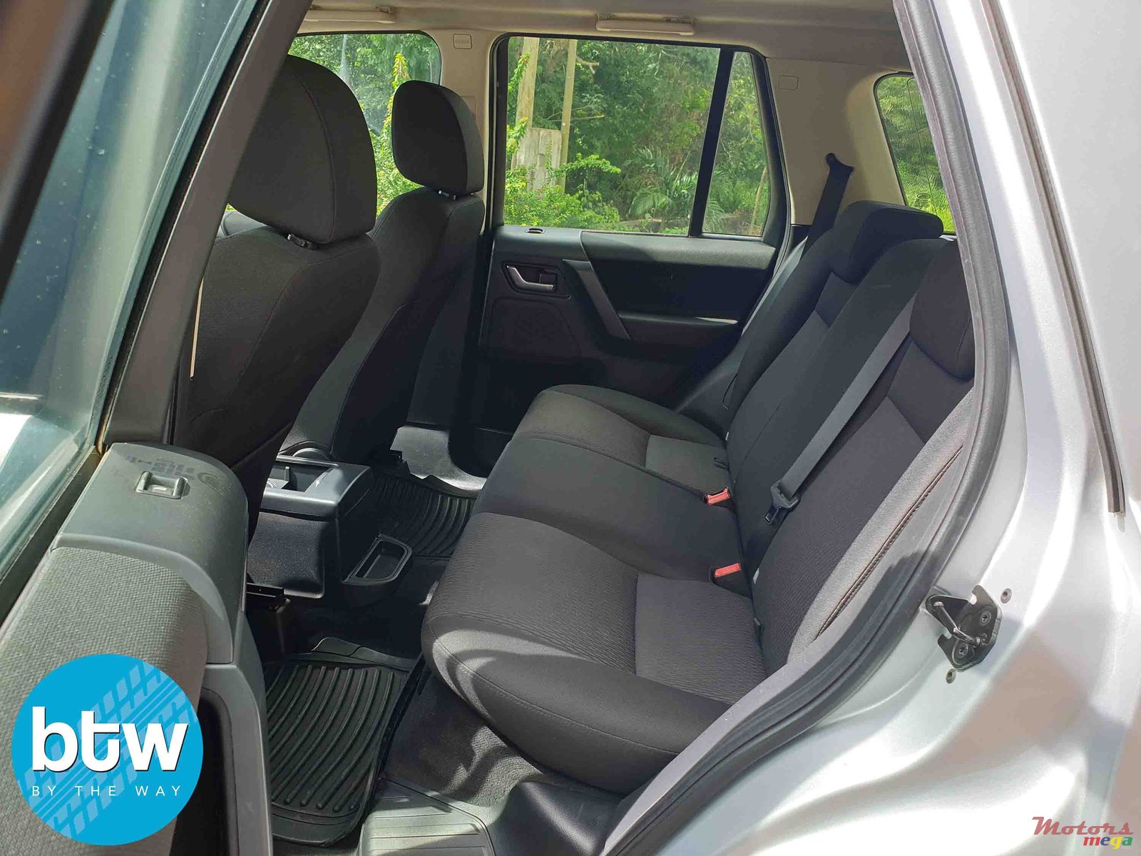 2014' Land Rover Freelander 2 Si4 S photo #3