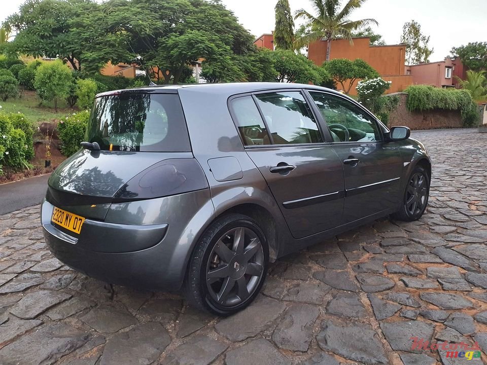 2007' Renault Megane photo #6