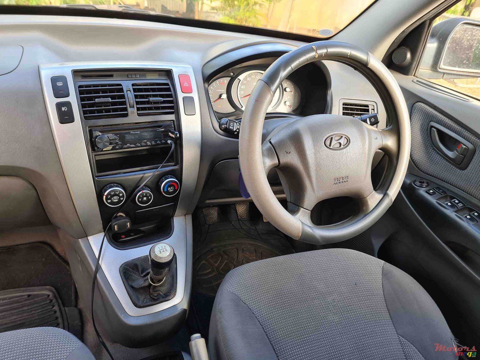 2009' Hyundai Tucson photo #6