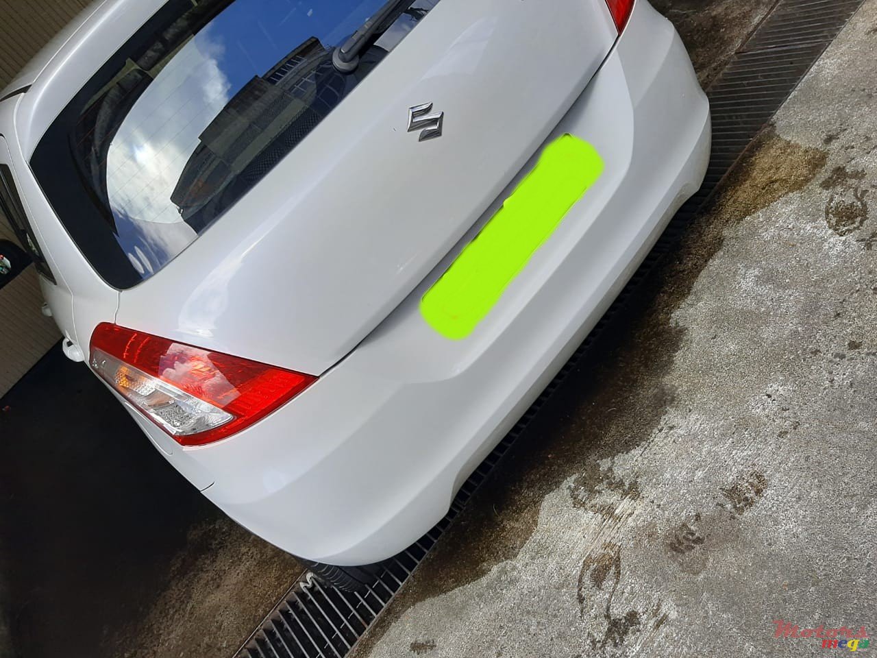 2015' Suzuki Swift photo #3