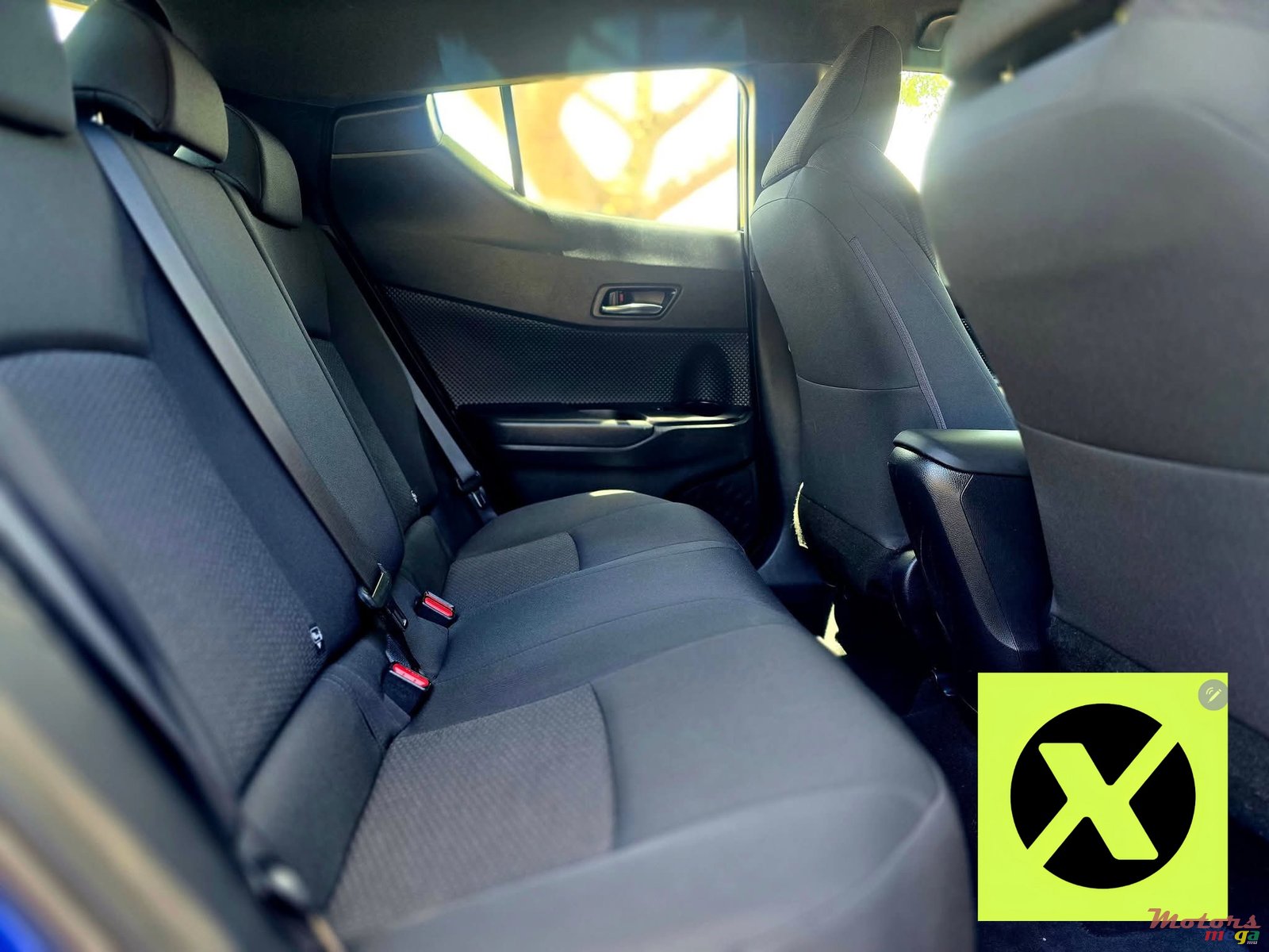 2019' Toyota C-HR 1.2 Turbo photo #7