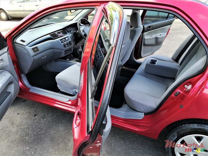 2007' Mitsubishi Lancer GLX 1.3L MANUAL Locale photo #3
