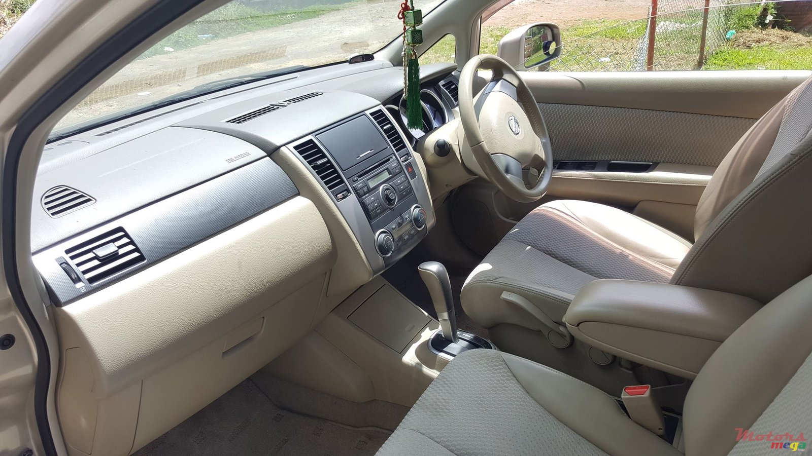 2008' Nissan Tiida photo #3