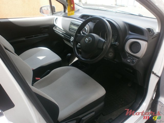 2013' Toyota Vitz photo #3