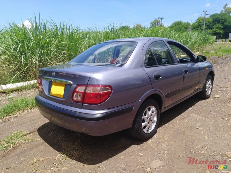 2003' Nissan Sunny photo #1