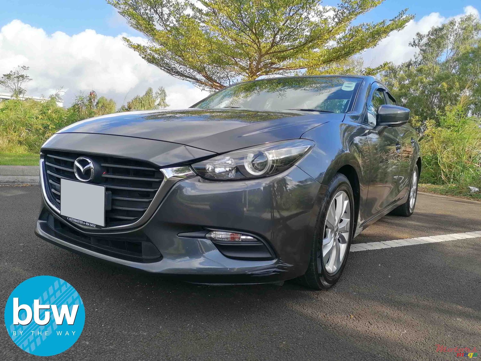 2017' Mazda 3 photo #2